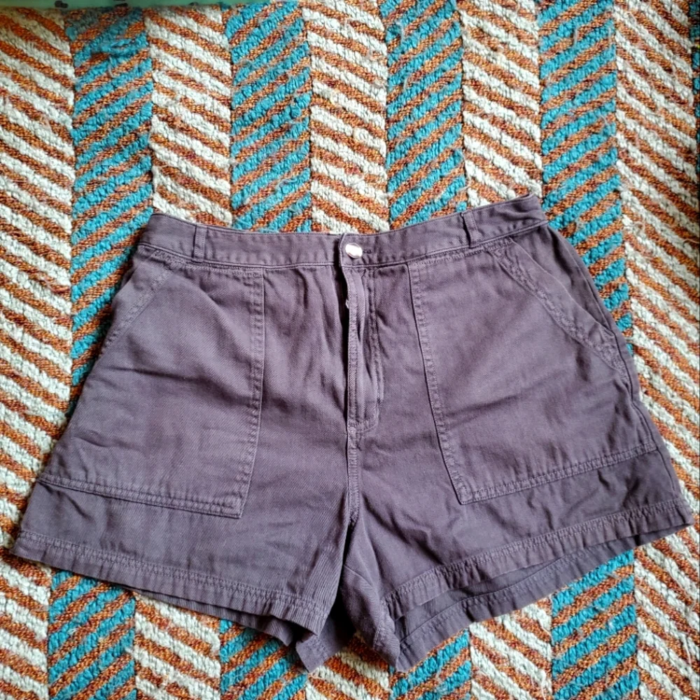 Universal Thread Shorts - Picture 1 of 3
